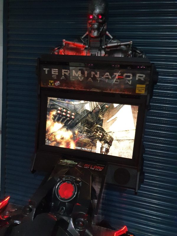 Terminator Salvation screen and top view