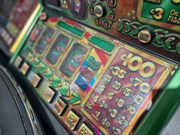 Luck of The Irish £100 Jackpot Pub Fruit Machine - Image 2