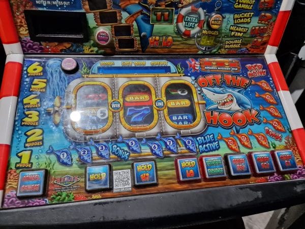 Off the Hook £100 Jackpot Pub Fruit Machine - Image 5